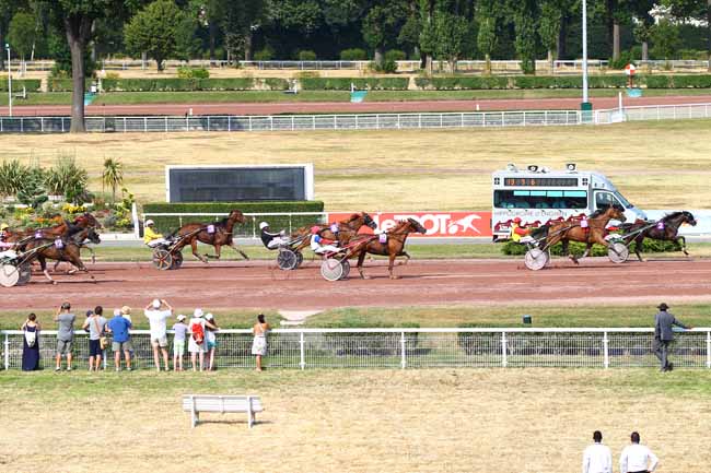Photo d'arrivée de la course pmu PRIX DE CRESPIERES à ENGHIEN le Mercredi 25 juillet 2018