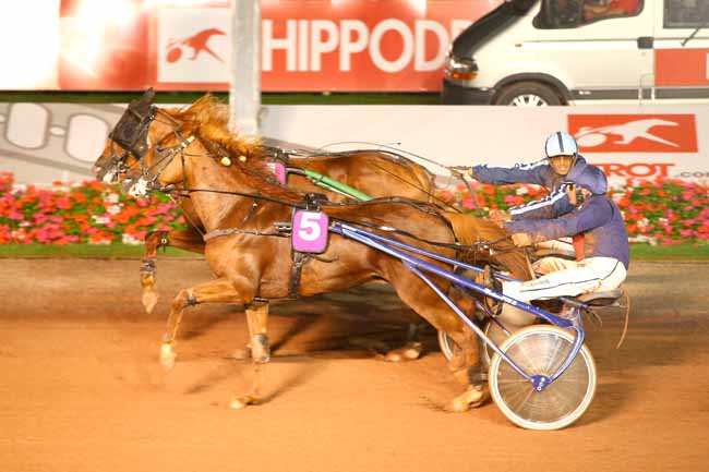 Photo d'arrivée de la course pmu PRIX DES ERINES à CABOURG le Vendredi 27 juillet 2018