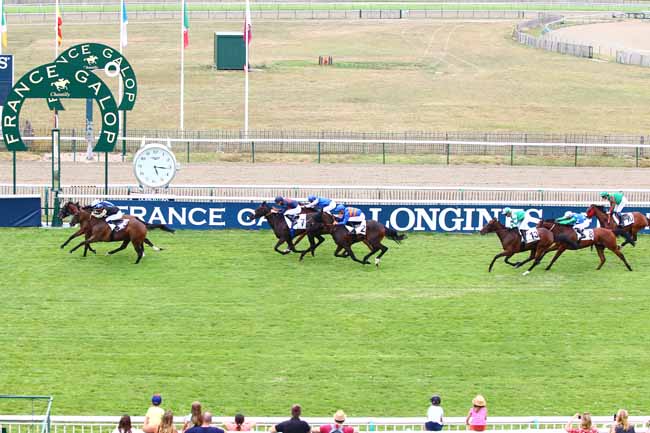 Photo d'arrivée de la course pmu PRIX DU HAMEAU à CHANTILLY le Vendredi 27 juillet 2018