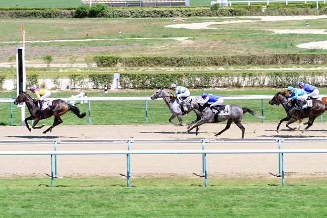 Photo d'arrivée de la course pmu PRIX DE PONT-L'EVEQUE à DEAUVILLE le Mardi 31 juillet 2018
