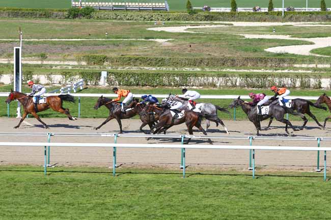 Photo d'arrivée de la course pmu PRIX DE BEUZEVILLE à DEAUVILLE le Vendredi 3 août 2018
