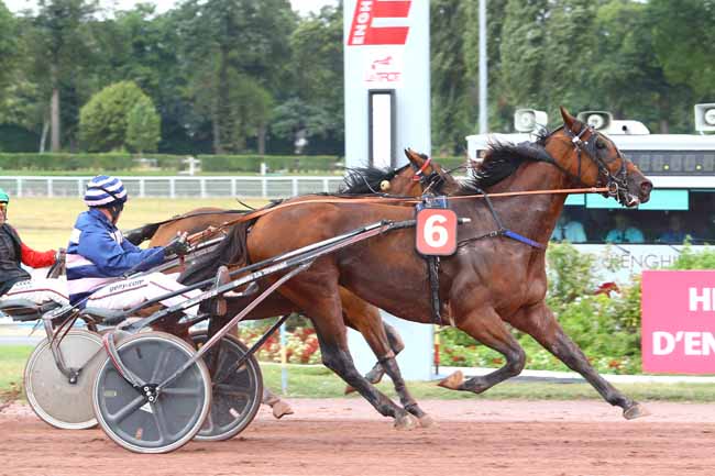 Photo d'arrivée de la course pmu PRIX DE NOUZONVILLE à ENGHIEN le Jeudi 9 août 2018