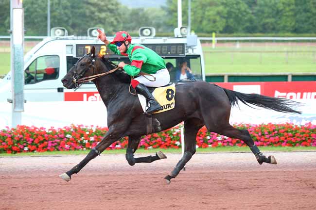 Photo d'arrivée de la course pmu PRIX DES VERVEINES à CABOURG le Vendredi 10 août 2018