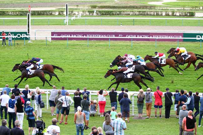 Photo d'arrivée de la course pmu PRIX OFF COURSE TURF - PRIX DE CREPON à DEAUVILLE le Samedi 11 août 2018