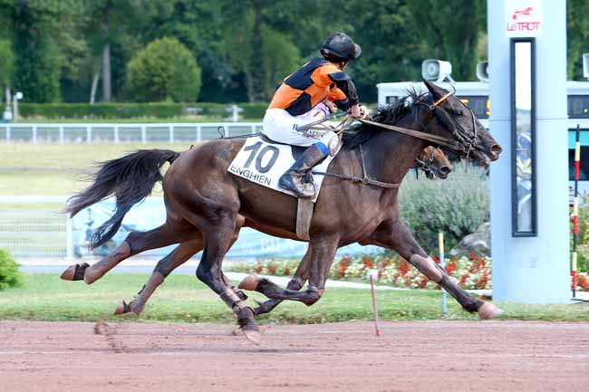 Photo d'arrivée de la course pmu PRIX DE FRONSAC à ENGHIEN le Samedi 11 août 2018