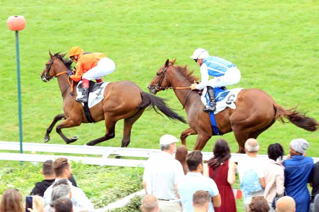 Photo d'arrivée de la course pmu PRIX FRANCOIS BOUTIN à DEAUVILLE le Dimanche 12 août 2018