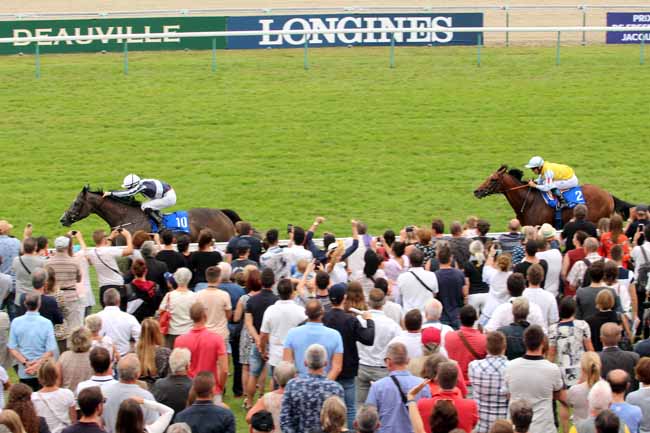 Photo d'arrivée de la course pmu PRIX DU HARAS DE FRESNAY-LE-BUFFARD - JACQUES LE MAROIS à DEAUVILLE le Dimanche 12 août 2018