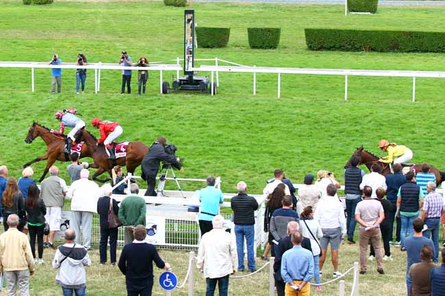 Photo d'arrivée de la course pmu PRIX DES GENTIANES à CLAIREFONTAINE le Lundi 13 août 2018
