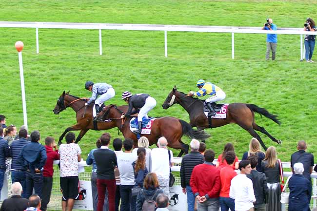 Photo d'arrivée de la course pmu PRIX DE LA CROIX BRISEE à CLAIREFONTAINE le Lundi 13 août 2018