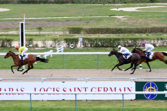 Photo d'arrivée de la course pmu PRIX DU PORT DE DEAUVILLE à DEAUVILLE le Mercredi 15 août 2018