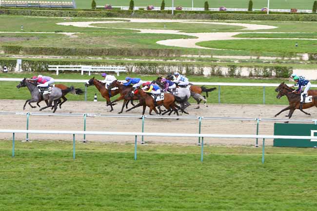 Photo d'arrivée de la course pmu PRIX DES MARINES à DEAUVILLE le Jeudi 16 août 2018