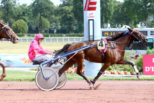 Photo d'arrivée de la course pmu PRIX D'EXCIDEUIL à ENGHIEN le Jeudi 16 août 2018