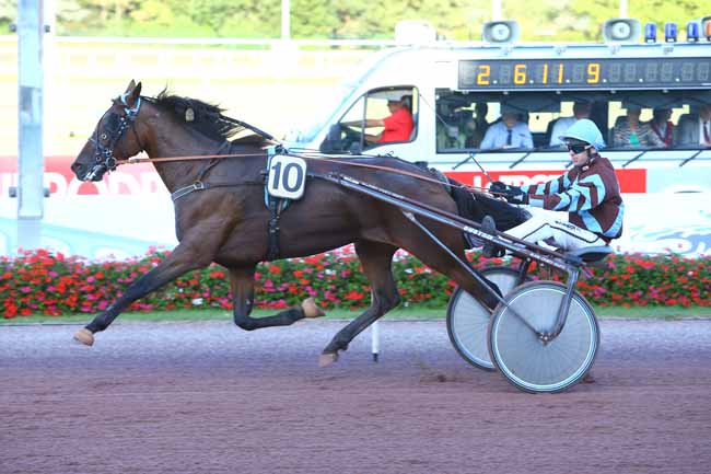 Photo d'arrivée de la course pmu PRIX DE GRAIGNES à CABOURG le Vendredi 17 août 2018