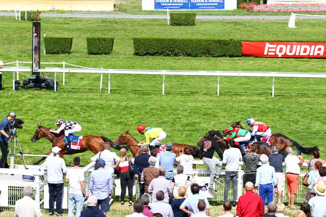Photo d'arrivée de la course pmu PRIX DE TOLLEVILLE à CLAIREFONTAINE le Vendredi 17 août 2018