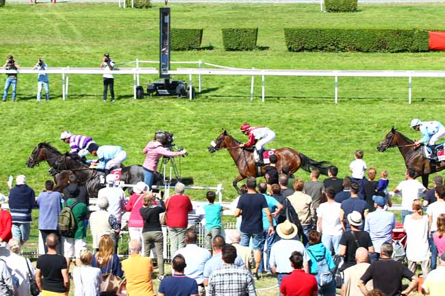 Photo d'arrivée de la course pmu PRIX DU DEFI DU GALOP à CLAIREFONTAINE le Vendredi 17 août 2018