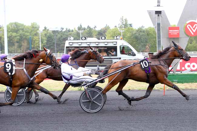 Photo d'arrivée de la course pmu PRIX DE SAINT-DIZIER à PARIS-VINCENNES le Lundi 20 août 2018