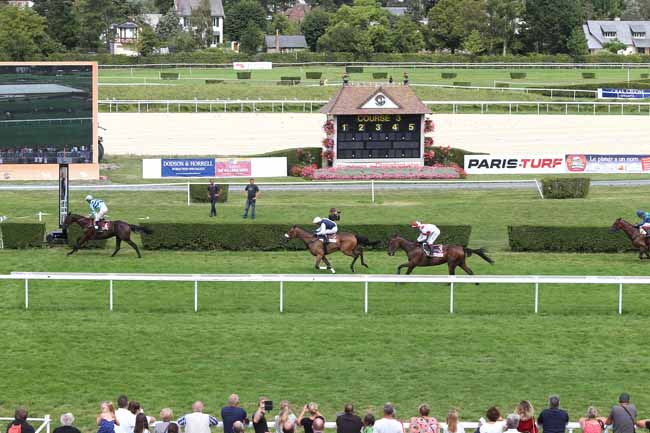 Photo d'arrivée de la course pmu GRAND STEEPLE-CHASE DE LA VILLE DE DEAUVILLE à CLAIREFONTAINE le Jeudi 23 août 2018