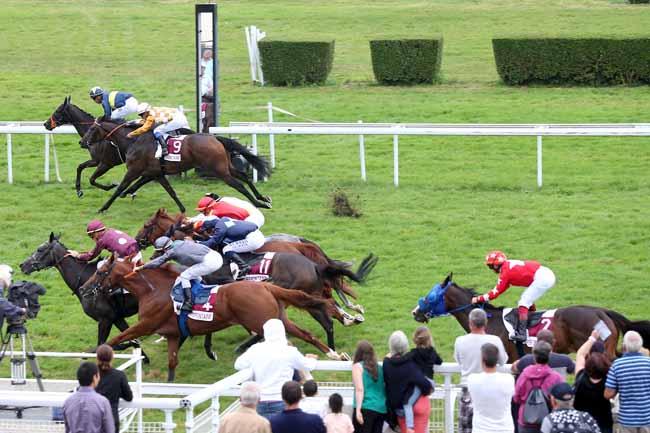 Photo d'arrivée de la course pmu PRIX DES CASINOS TRANCHANT à CLAIREFONTAINE le Jeudi 23 août 2018