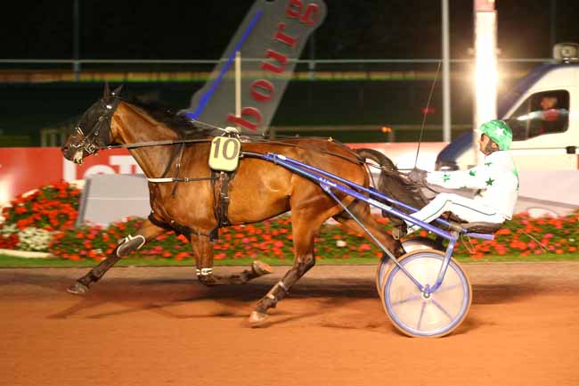 Photo d'arrivée de la course pmu PRIX DE VIRE à CABOURG le Vendredi 24 août 2018
