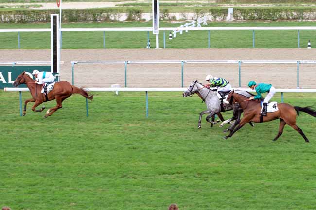 Photo d'arrivée de la course pmu PRIX DE SAINT-ETIENNE-LA-THILLAYE à DEAUVILLE le Vendredi 24 août 2018