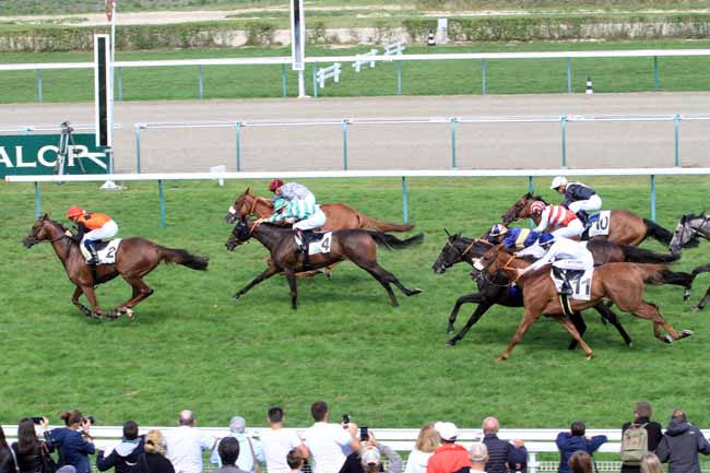 Photo d'arrivée de la course pmu GRAND HANDICAP DE LA MANCHE à DEAUVILLE le Samedi 25 août 2018