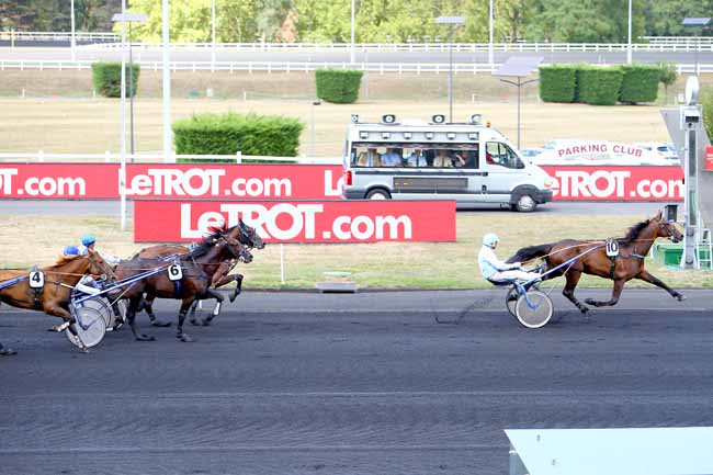 Photo d'arrivée de la course pmu PRIX DE LAGNY à PARIS-VINCENNES le Samedi 25 août 2018