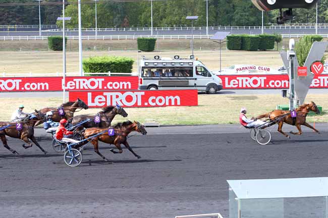 Photo d'arrivée de la course pmu PRIX DE LURY-SUR-ARNON à PARIS-VINCENNES le Samedi 25 août 2018
