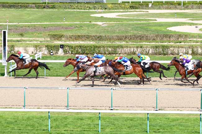 Photo d'arrivée de la course pmu PRIX DES COTES DE NORMANDIE à DEAUVILLE le Mercredi 29 août 2018