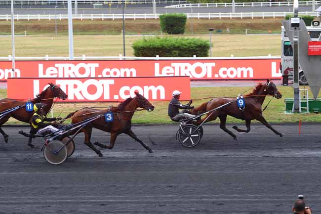 Photo d'arrivée de la course pmu PRIX DE FORMERIE à PARIS-VINCENNES le Mercredi 29 août 2018