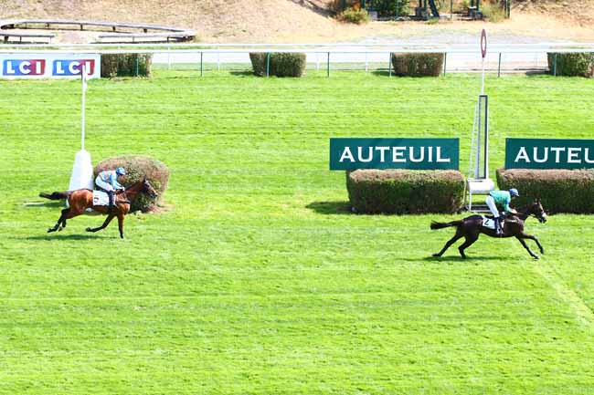 Photo d'arrivée de la course pmu PRIX JEAN NOIRET à AUTEUIL le Vendredi 31 août 2018