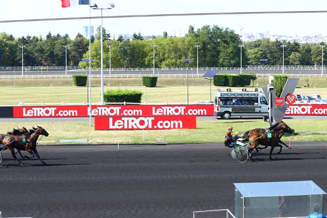 Photo d'arrivée de la course pmu CRITERIUM DES 5 ANS à PARIS-VINCENNES le Samedi 1 septembre 2018