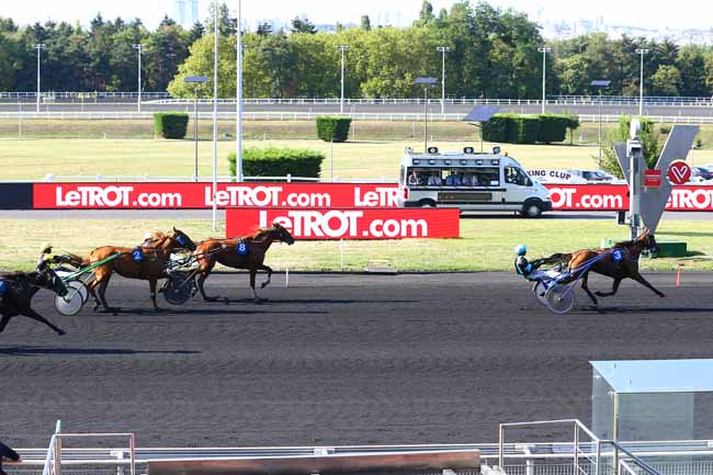 Photo d'arrivée de la course pmu PRIX DE PERPIGNAN à PARIS-VINCENNES le Samedi 1 septembre 2018