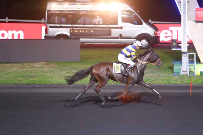Photo d'arrivée de la course pmu PRIX BRUNHILD à PARIS-VINCENNES le Mardi 4 septembre 2018