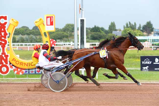 Photo d'arrivée de la course pmu GRAND NATIONAL DU TROT PARIS-TURF à PORNICHET le Mercredi 5 septembre 2018