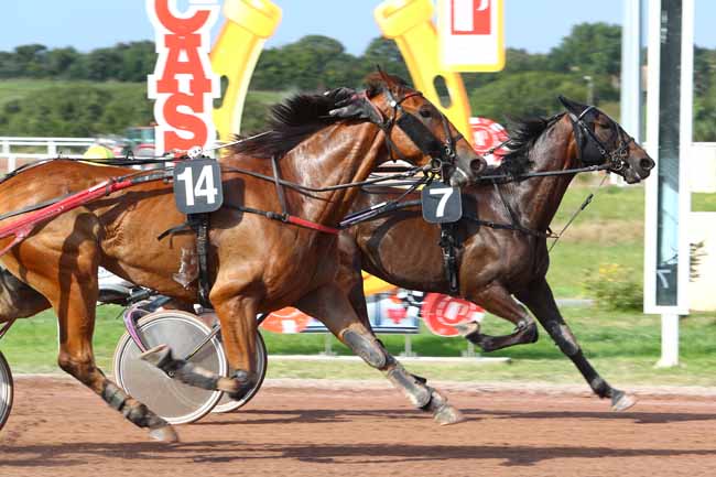 Photo d'arrivée de la course pmu PRIX RCA LA RADIO à PORNICHET le Mercredi 5 septembre 2018
