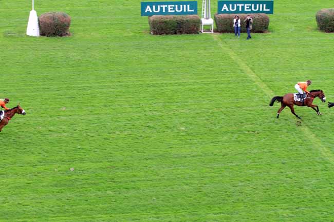 Photo d'arrivée de la course pmu PRIX FINOT à AUTEUIL le Jeudi 6 septembre 2018
