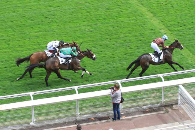 Photo d'arrivée de la course pmu PRIX MELANOS à AUTEUIL le Jeudi 6 septembre 2018