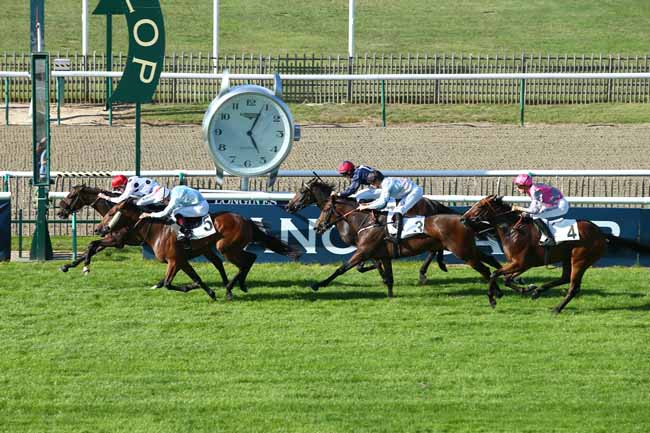Photo d'arrivée de la course pmu PRIX DE LA MONTIGNETTE à CHANTILLY le Lundi 10 septembre 2018