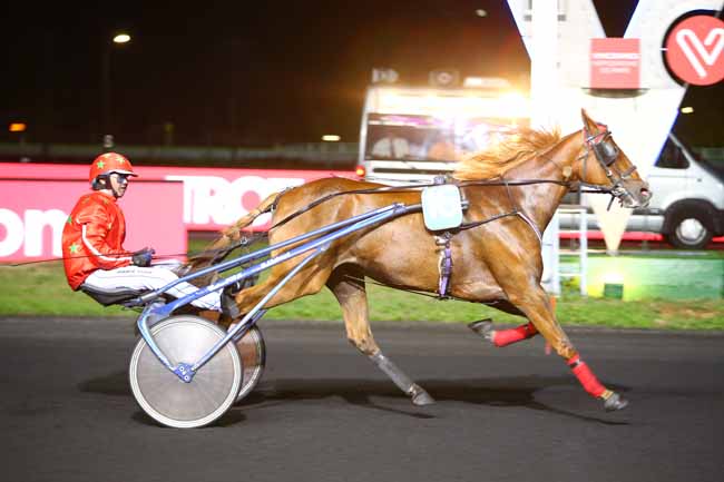 Photo d'arrivée de la course pmu PRIX ALKESTE à PARIS-VINCENNES le Mardi 11 septembre 2018