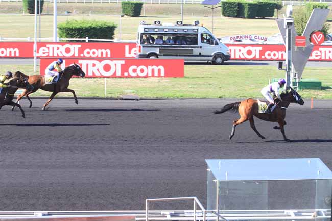 Photo d'arrivée de la course pmu PRIX DE NORMANDIE à PARIS-VINCENNES le Samedi 15 septembre 2018