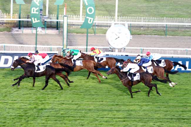 Photo d'arrivée de la course pmu PRIX DE LA SOCIETE BPE LECIEUX - CARRIERES DE PIERRE DE SAINT-MAXIMUM à CHANTILLY le Samedi 15 septembre 2018