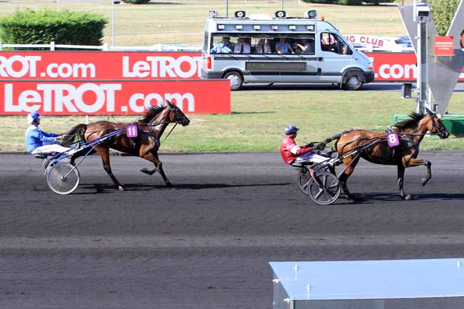 Photo d'arrivée de la course pmu PRIX DE NARBONNE à PARIS-VINCENNES le Jeudi 20 septembre 2018