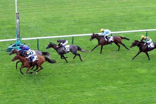 Photo d'arrivée de la course pmu PRIX CARRUS - GRAND PRIX DES BENEVOLES à LONGCHAMP le Samedi 22 septembre 2018