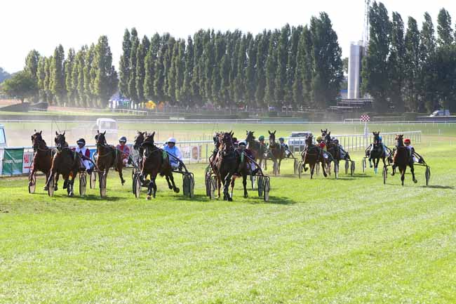 Photo d'arrivée de la course pmu PRIX DU COURRIER DE LA MAYENNE à CRAON le Lundi 24 septembre 2018