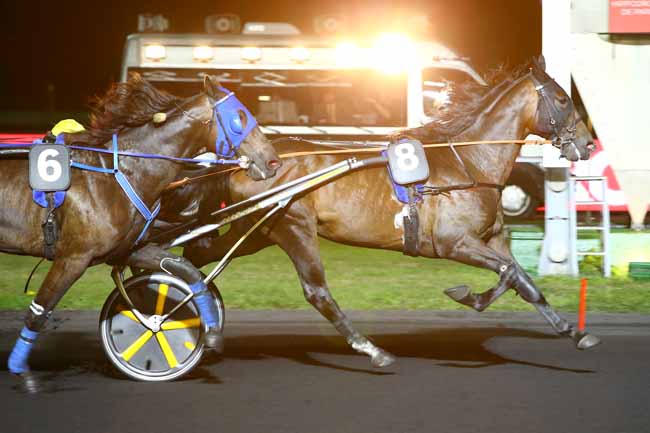 Photo d'arrivée de la course pmu GRAND PRIX DE L'U.E.T. (GR A) à PARIS-VINCENNES le Mardi 25 septembre 2018