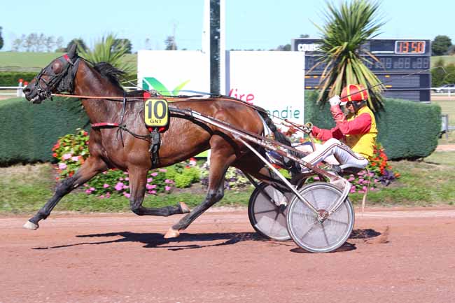 Photo d'arrivée de la course pmu GRAND NATIONAL DU TROT PARIS-TURF à VIRE le Mercredi 26 septembre 2018