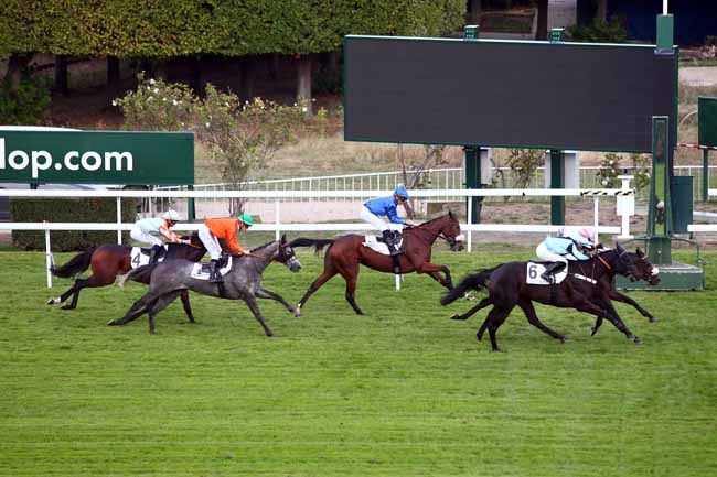 Photo d'arrivée de la course pmu PRIX DU BOURBONNAIS à SAINT-CLOUD le Vendredi 28 septembre 2018