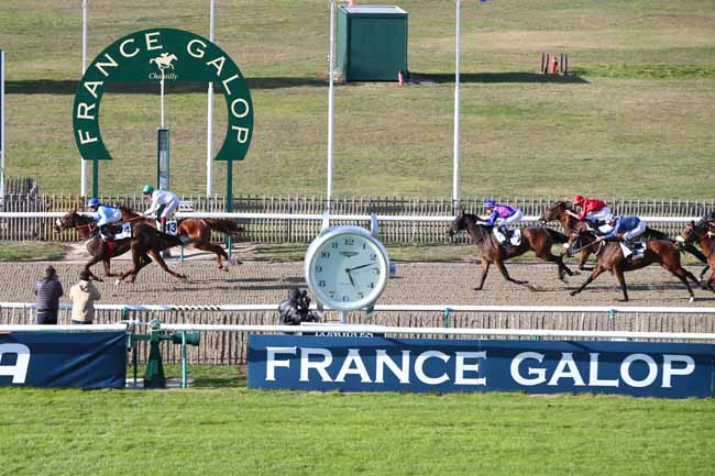 Photo d'arrivée de la course pmu PRIX D'ESCHES à CHANTILLY le Lundi 1 octobre 2018