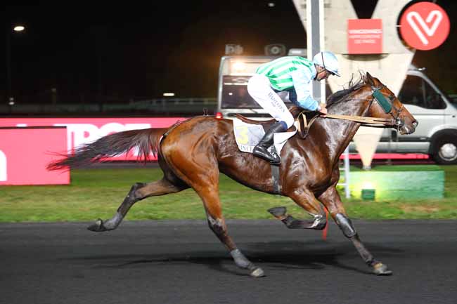 Photo d'arrivée de la course pmu PRIX LILIUS à PARIS-VINCENNES le Vendredi 5 octobre 2018