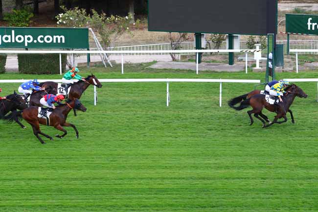 Photo d'arrivée de la course pmu PRIX DU VIADUC DE SAINT-CLOUD à SAINT-CLOUD le Jeudi 11 octobre 2018